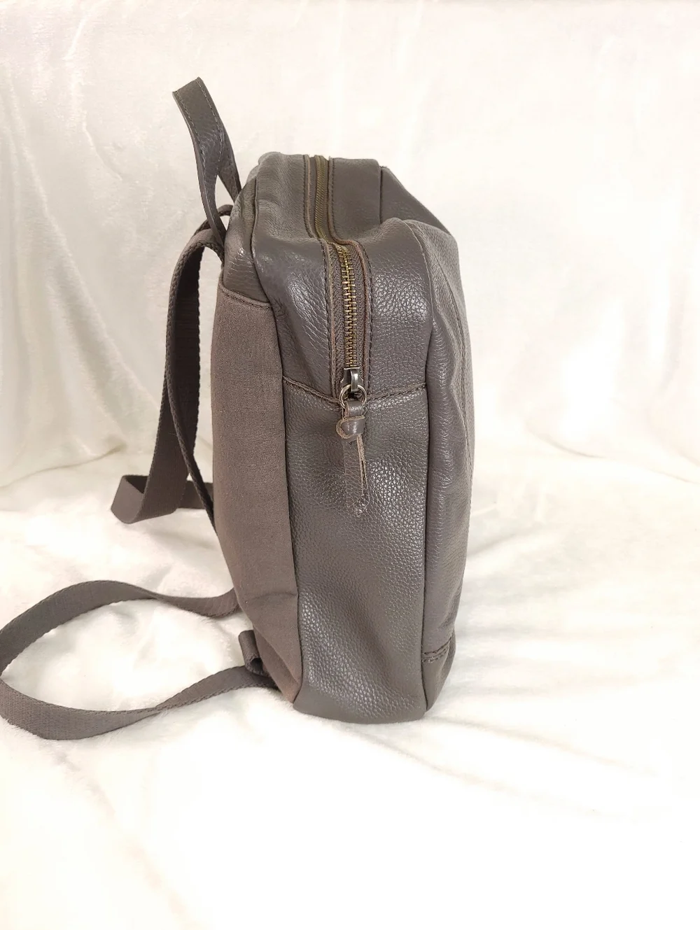 The Sak De Young Backpack in Leather Gray